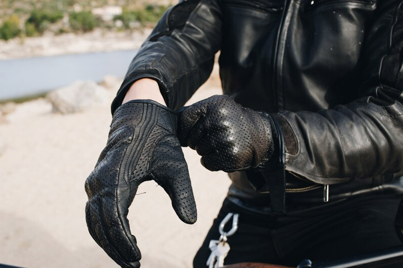 Dream about Gloves interpretation