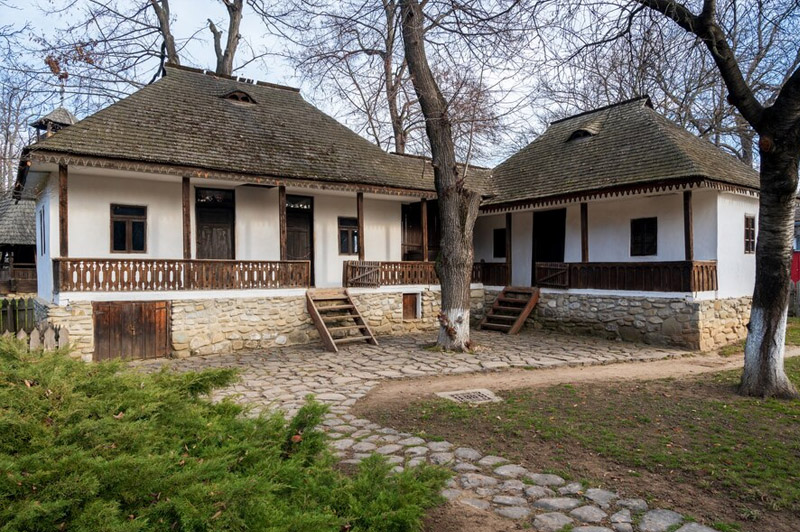 Dream about Inn interpretation