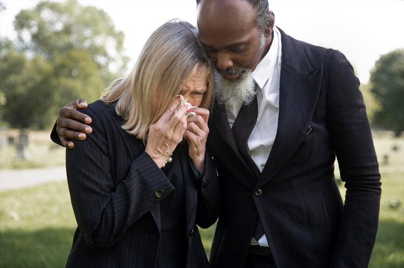 Dream about Embracing a Dead Person interpretation